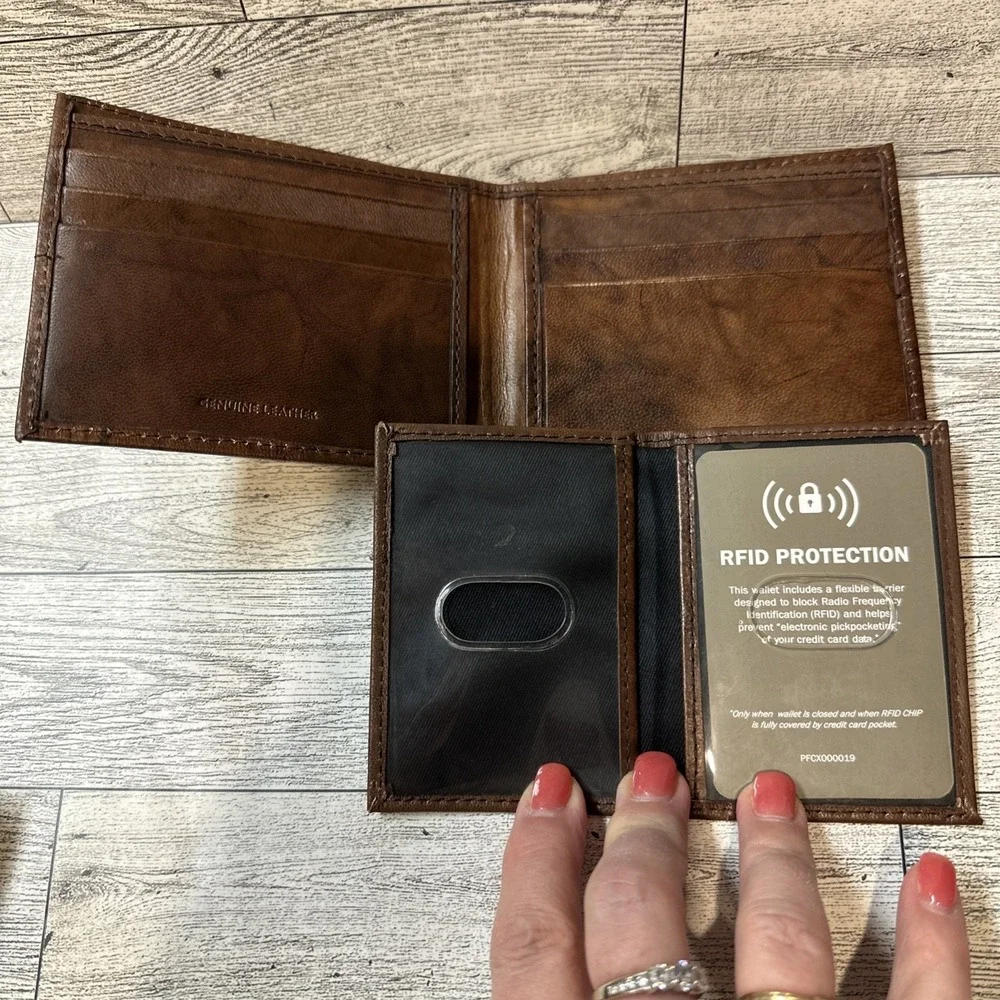 FALLS CREEK Genuine‎ Leather Wallet w/ RFID Insert Brown